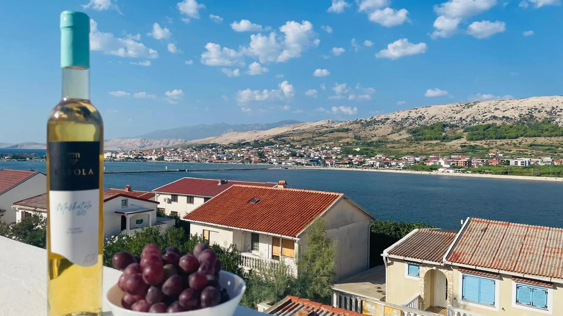 Apartments Vozab Pag Town