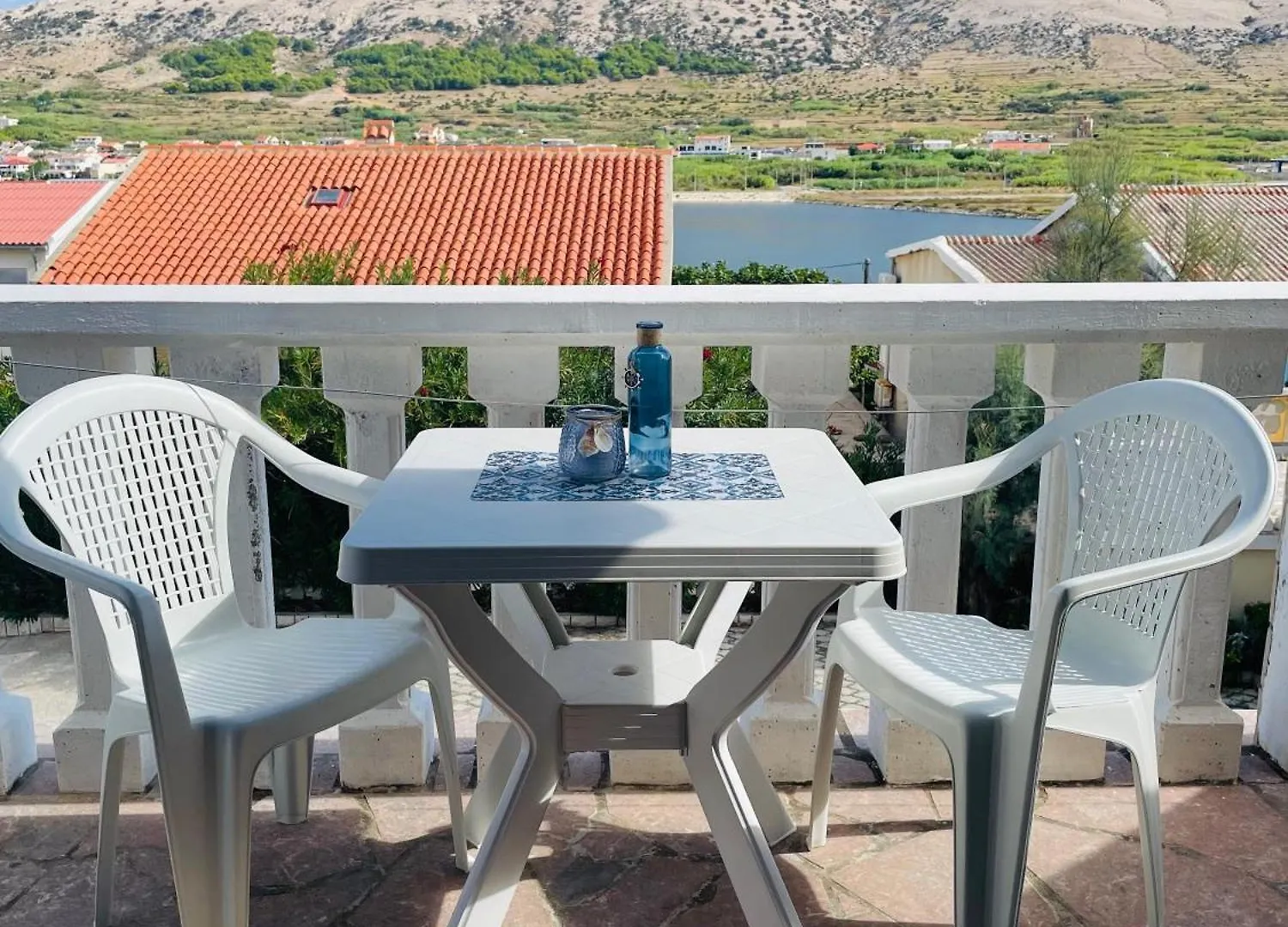 Apartments Vozab Pag Town