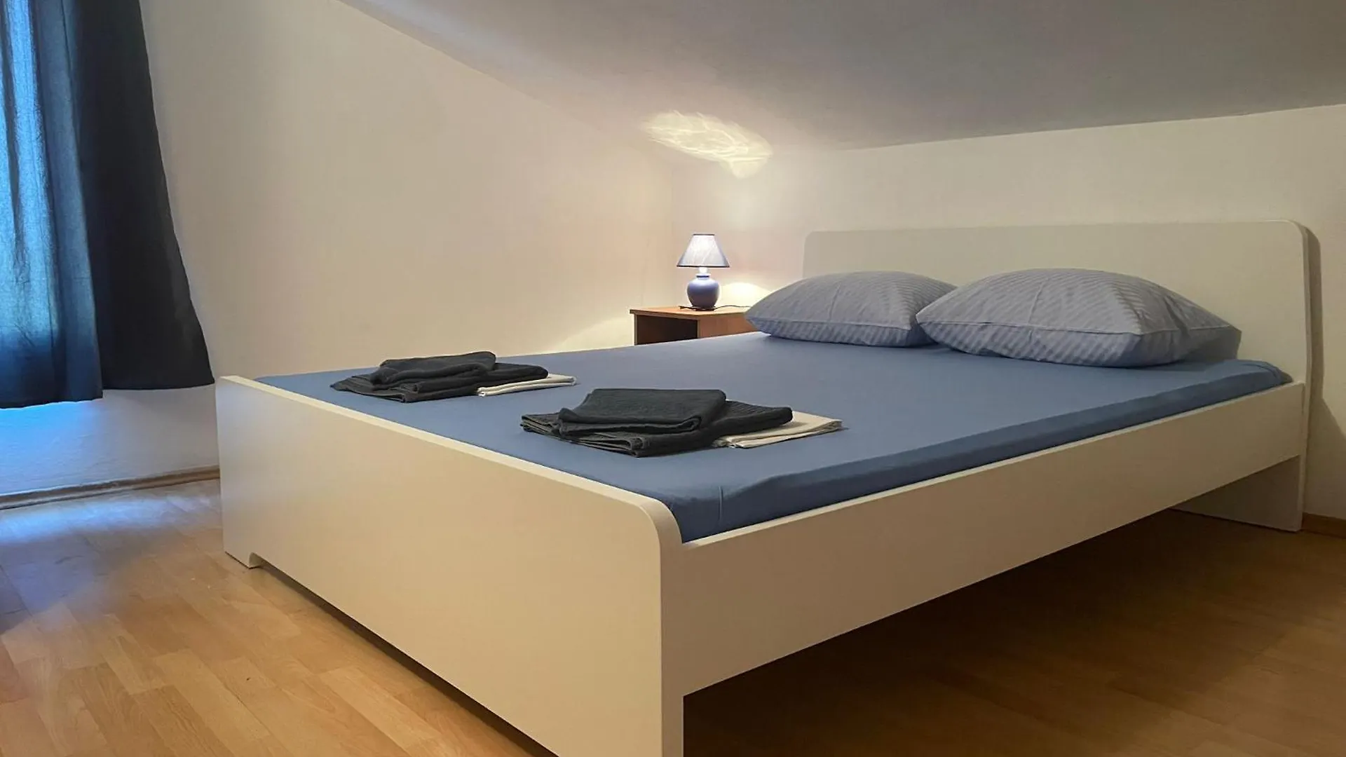 Apartments Davor Pag Town